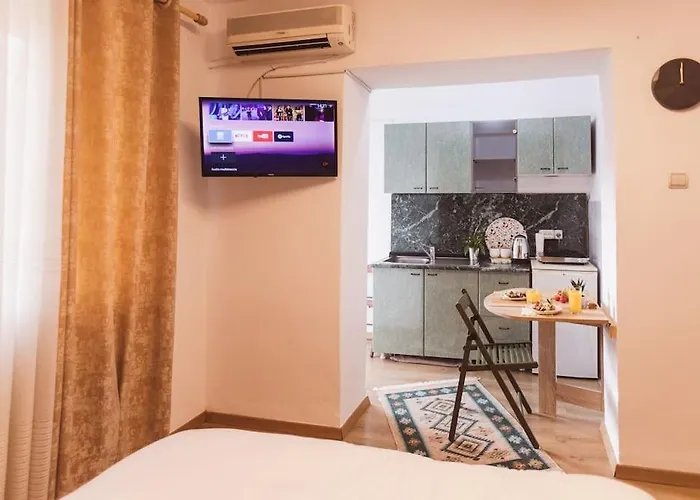 Art Myslym Shyri * Tirana